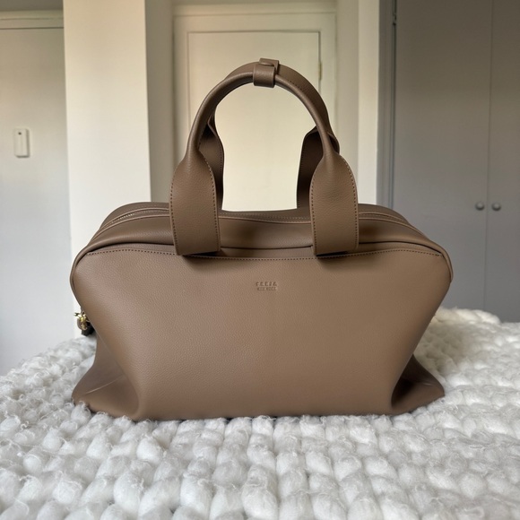 Freja Vegan Leather Weekender Bag Taupe - Picture 1 of 4